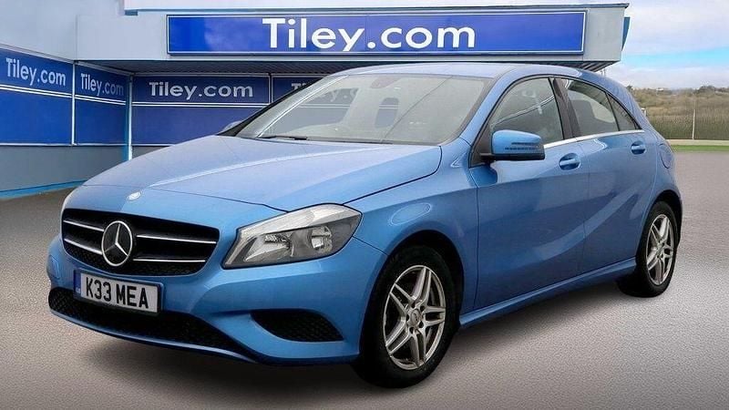Used Mercedes A180 SE 122 HP (89 kW) 2014 Blue Hatchback