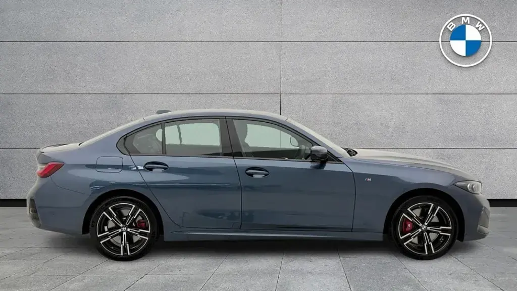 Used BMW 330e M Sport 292 HP (214 kW) 2025 Blue Sedan
