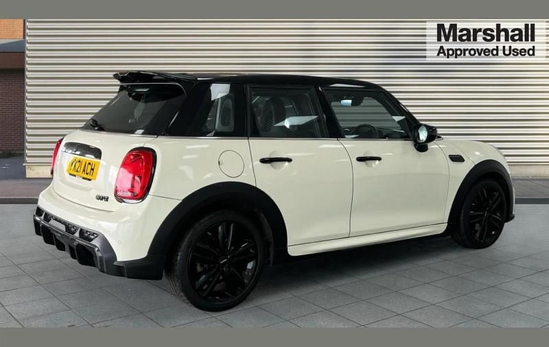 Used Mini Cooper Sport 134 HP (98 kW) 2021 White Hatchback