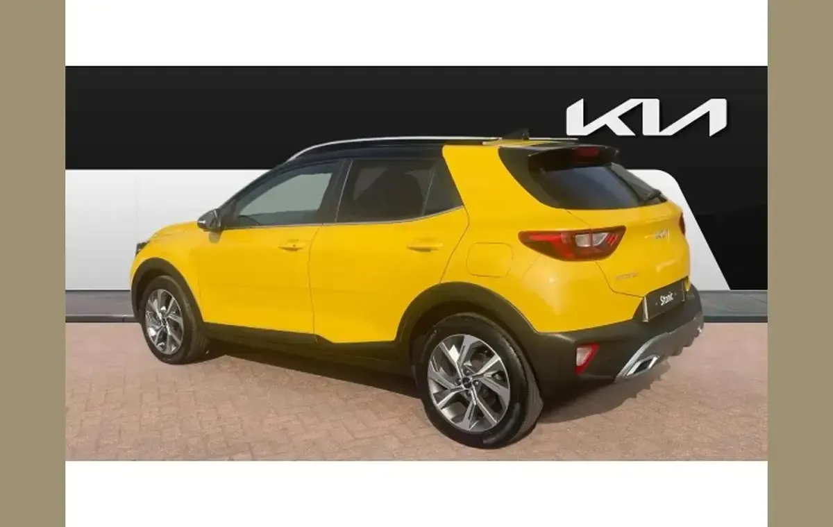 Used Kia Stonic GT-Line S 120 HP (88 kW) 2023 Yellow SUV