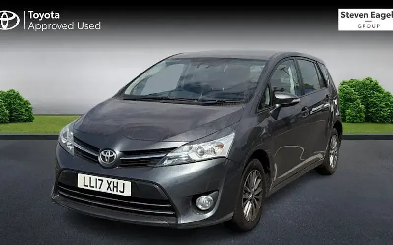 Used Toyota Verso 147 HP (108 kW) 2017 Grey MPV