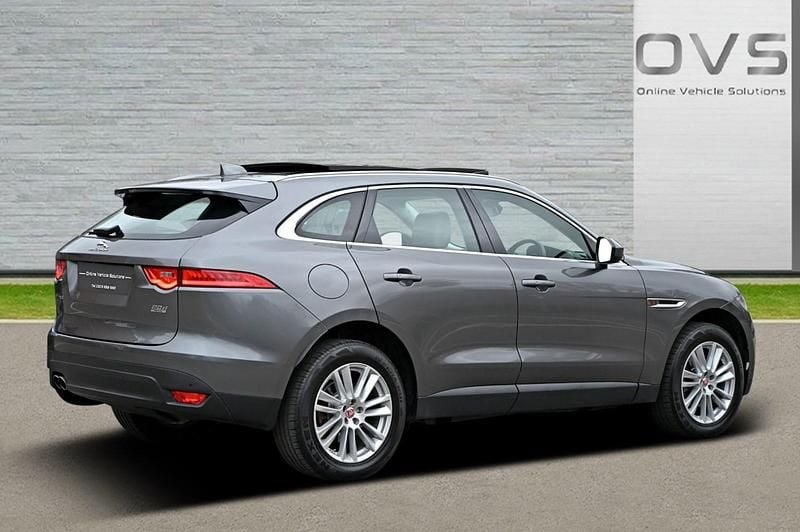 Used Jaguar F-Pace Portfolio 180 HP (132 kW) 2017 Grey SUV