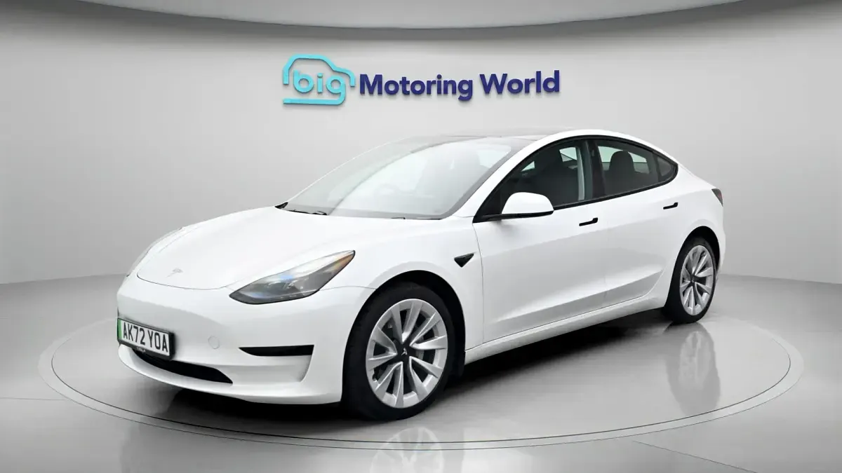 Used Tesla Model 3 RWD 222 kW (302 HP) 2022 White Sedan