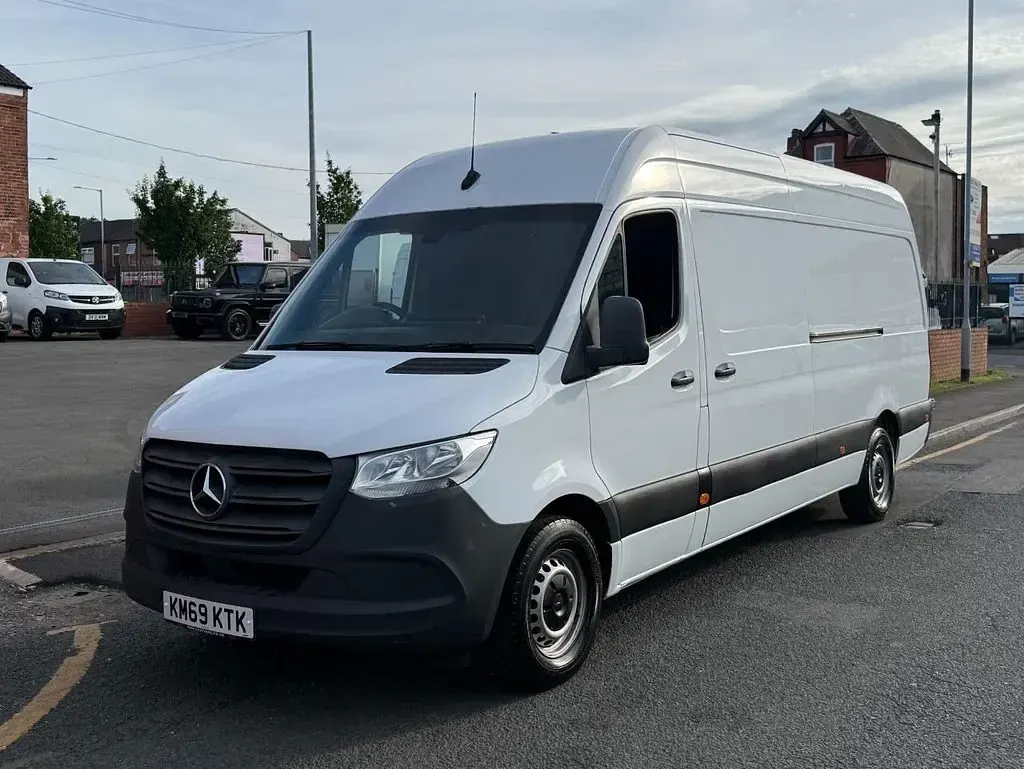 Used Mercedes Sprinter 160 HP (117 kW) 2019 White Van