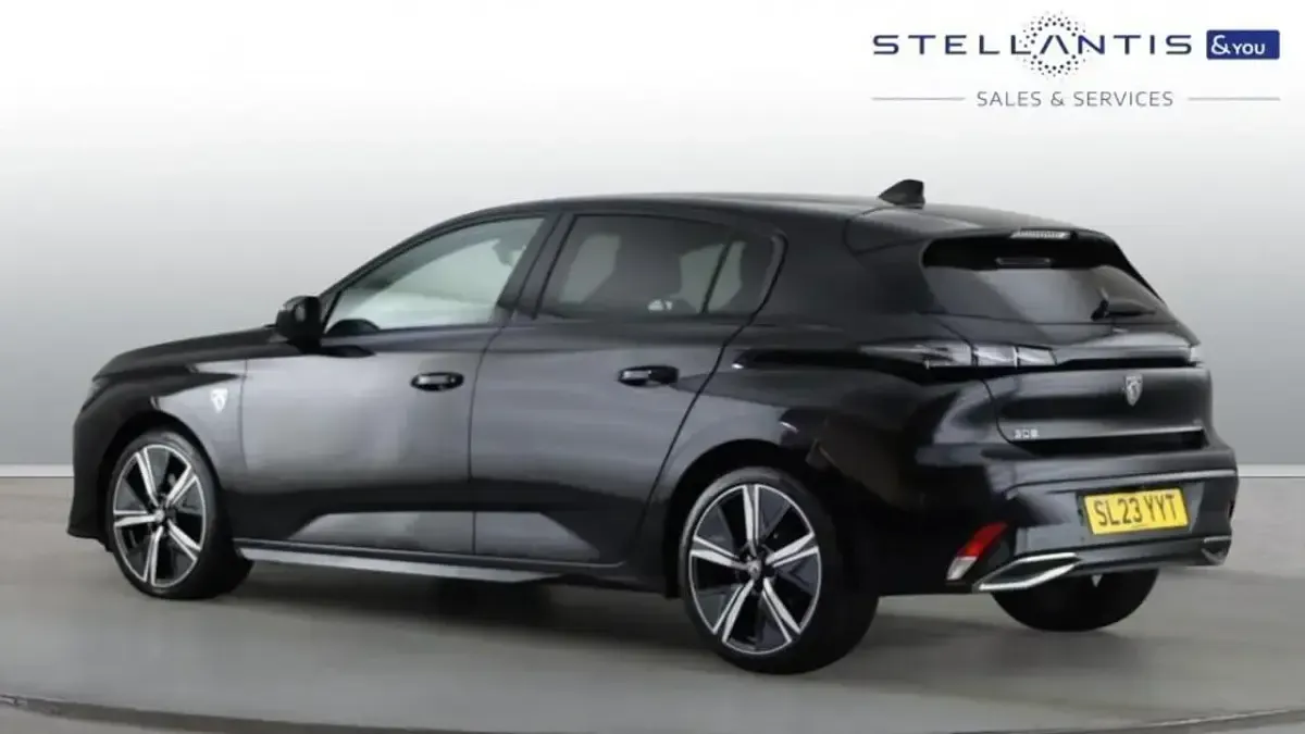Used Peugeot 308 GT 129 HP (94 kW) 2023 Black Hatchback