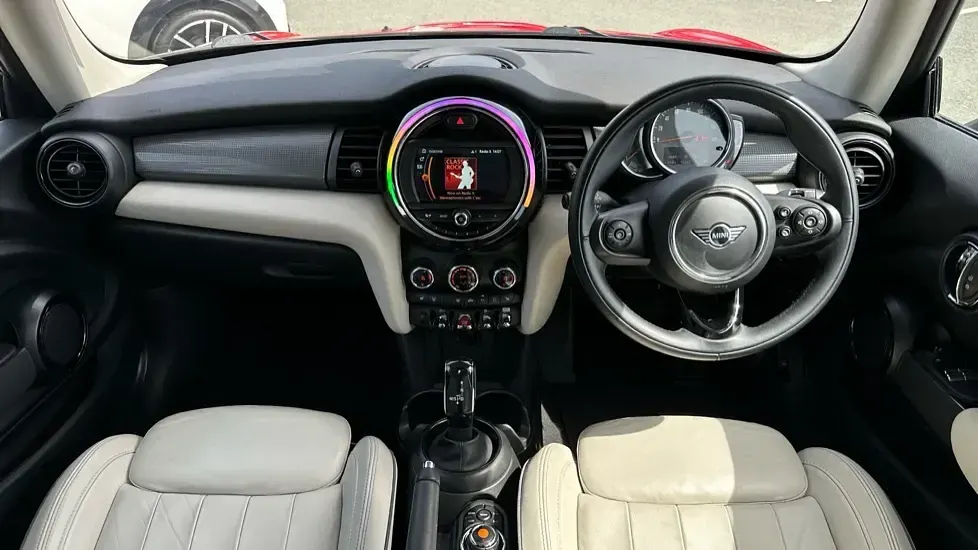 Used Mini Cooper Hatch 134 HP (98 kW) 2018 Red Hatchback