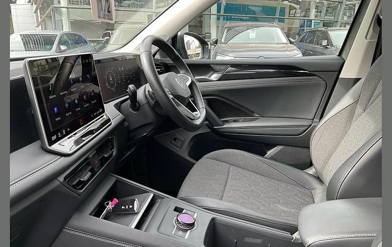 Begagnad VW Tiguan Match 147 HK (108 kW) 2024 Grön SUV
