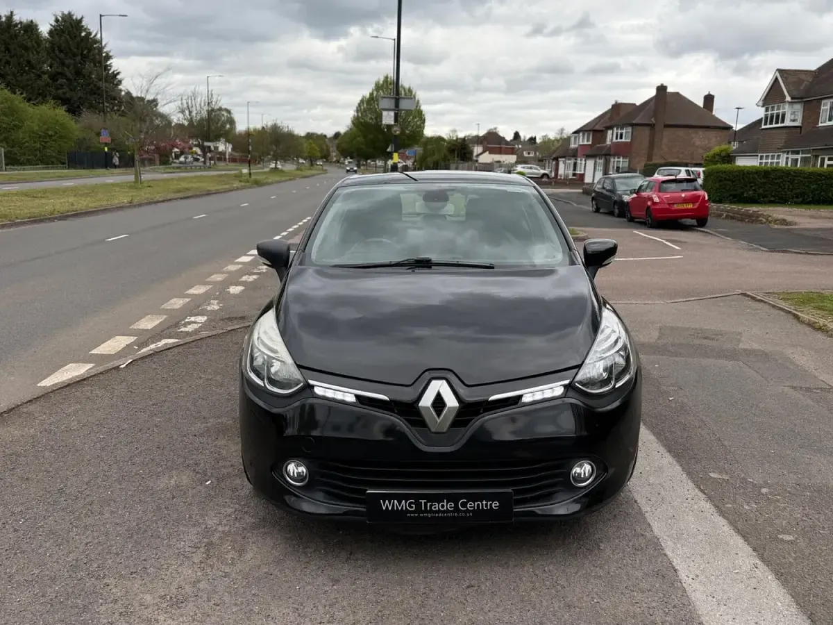 Used Renault Clio Dynamique 90 HP (66 kW) 2013 Black Hatchback