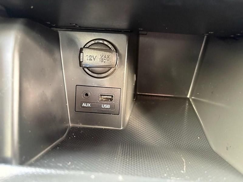 Used Hyundai i10 Premium 67 HP (49 kW) 2014 White Hatchback