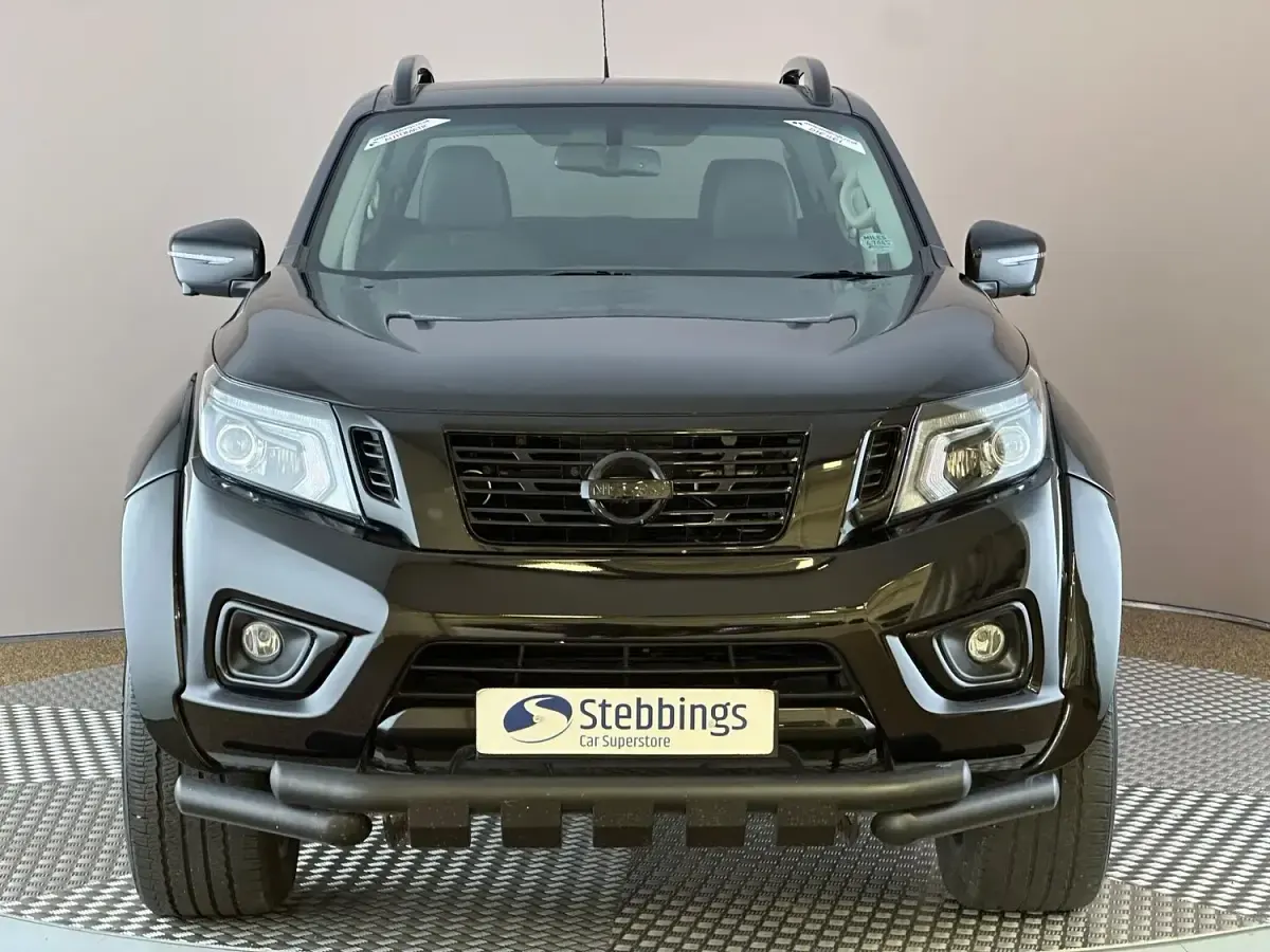 Used Nissan Navara Tekna 190 HP (139 kW) 2021 Black Pickup