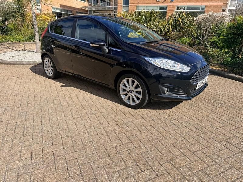 Usado Ford Fiesta Titanium 100 HP (73 kW) 2015 Preto Citadino