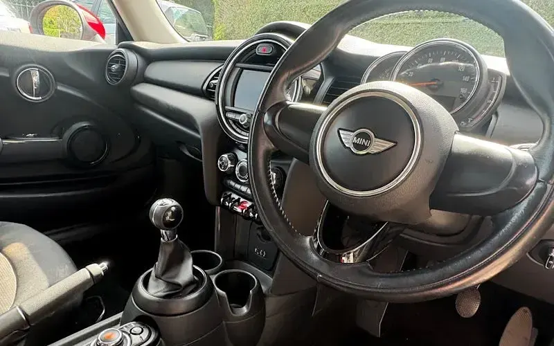 Used Mini ONE Hatch 102 HP (75 kW) 2017 Hatchback