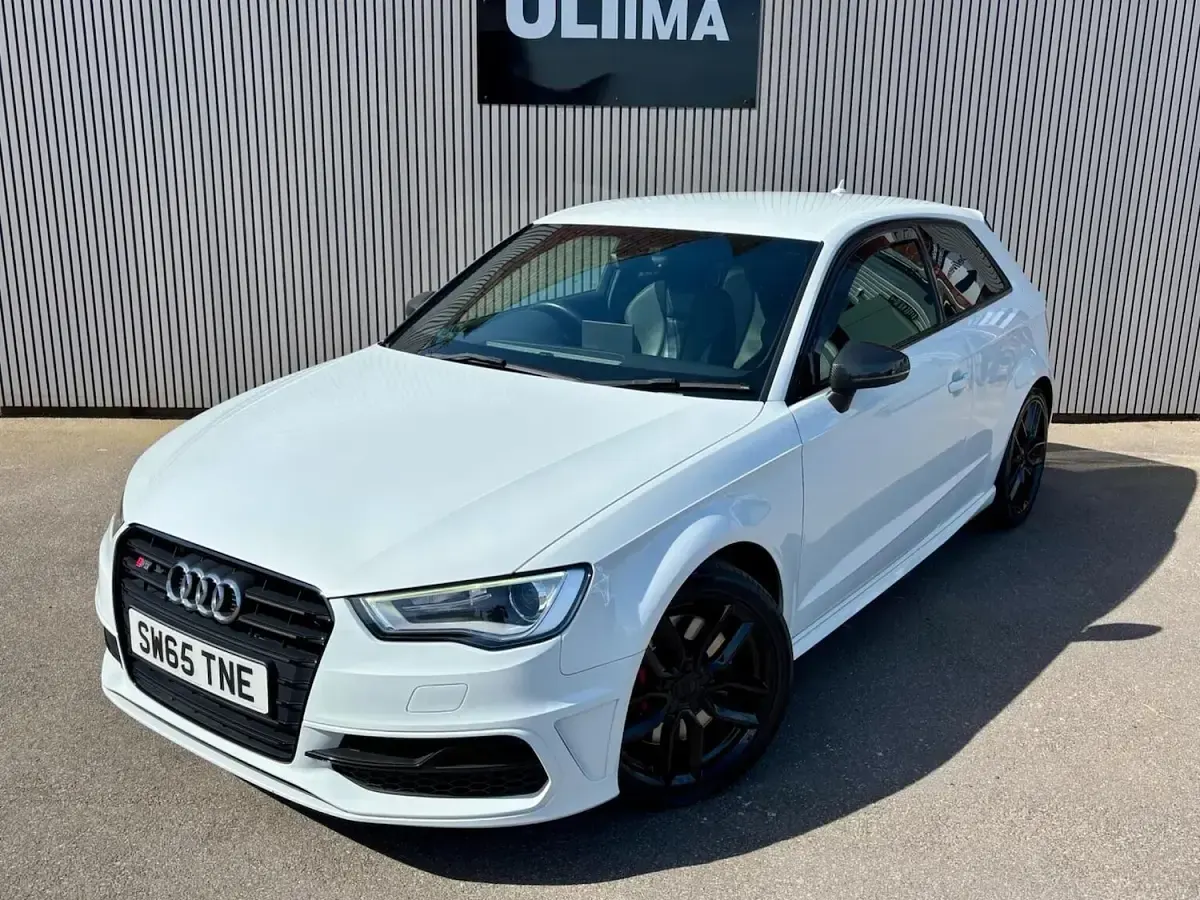 Used Audi S3 Sportback Comfort 300 HP (220 kW) 2015 White Hatchback