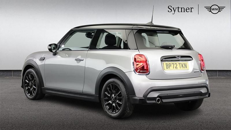 Used Mini Cooper Classic 134 HP (98 kW) 2023 Silver Hatchback