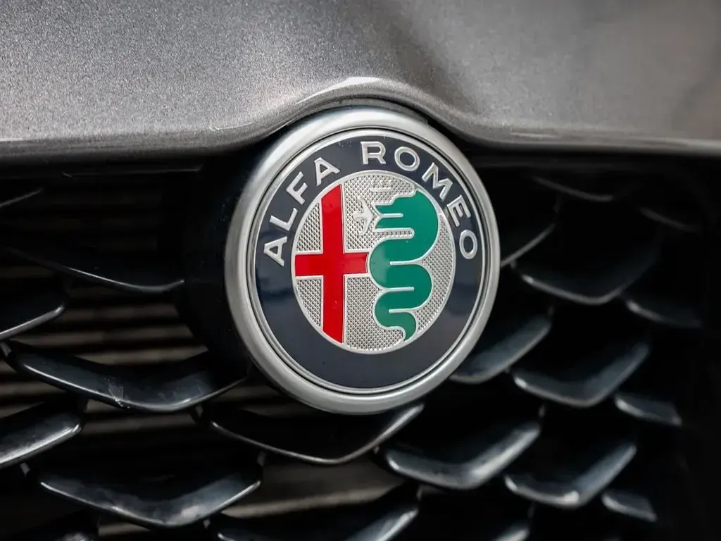 Used Alfa Romeo Giulia Saloon Veloce 280 HP (205 kW) 2024 Grey Sedan