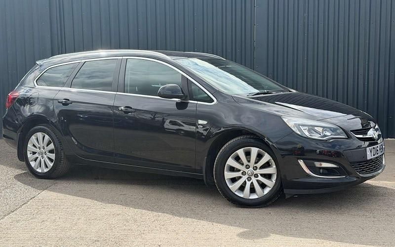 Used Vauxhall Astra Elite 165 HP (121 kW) 2015 Estate