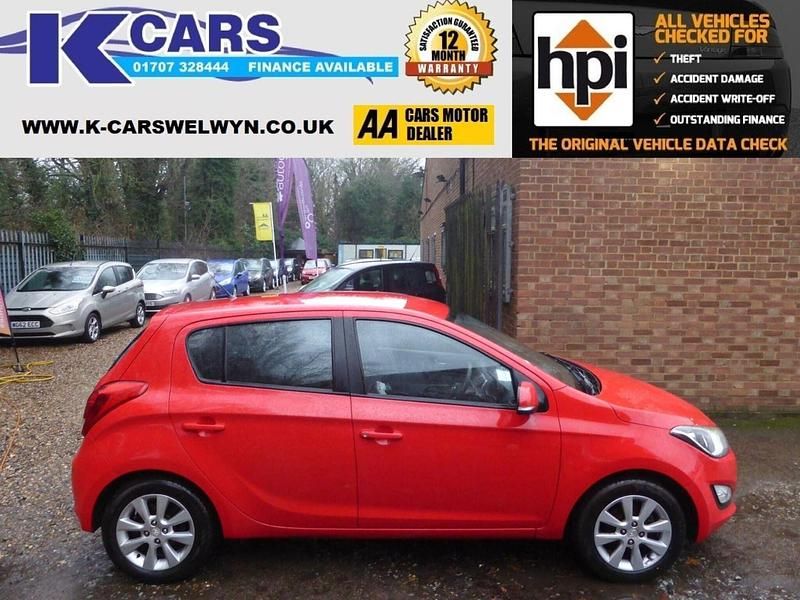 Red Used 2013 Hyundai i20 Active Hatchback | £4,295 (Fair price) - Image 1/3