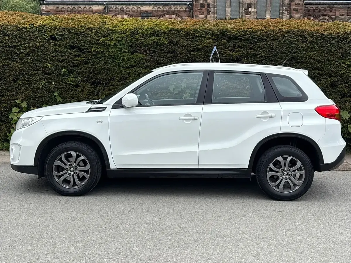 Used Suzuki Vitara SZ4 120 HP (88 kW) 2016 White SUV