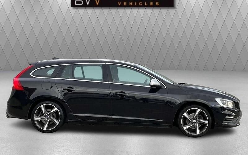 Used Volvo V60 R-Design 190 HP (139 kW) 2015 Estate