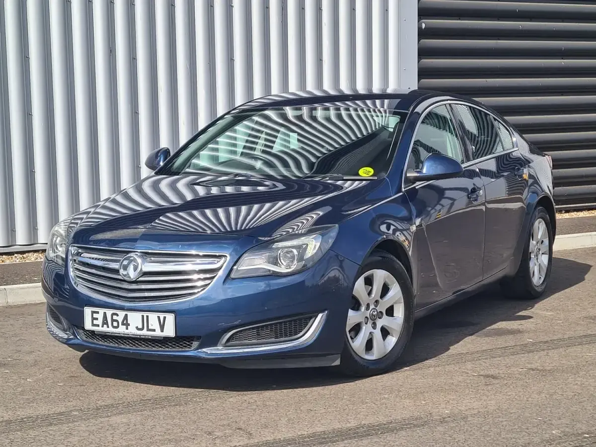 Used Vauxhall Insignia 163 HP (119 kW) 2014 Blue Hatchback