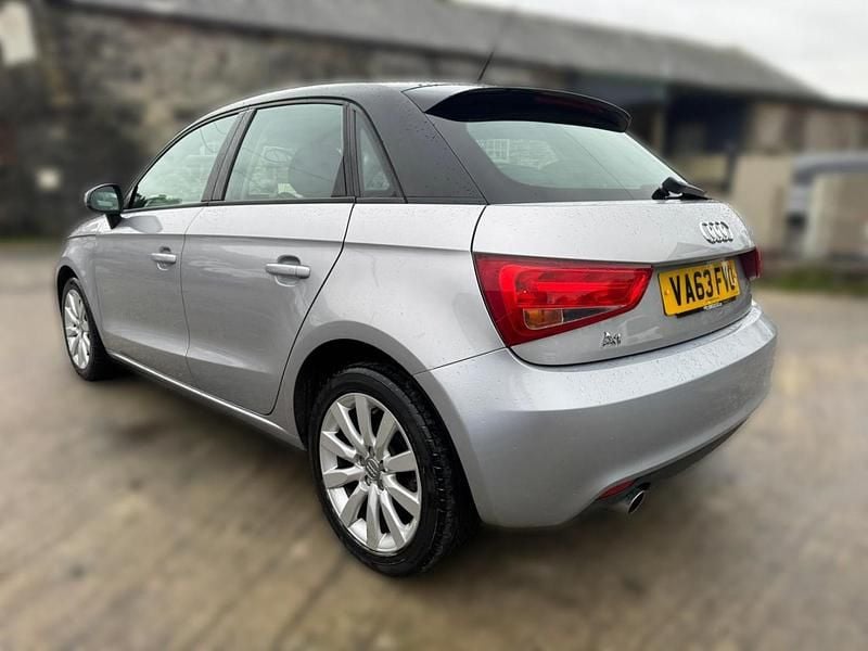 Used Audi A1 Sportback Sport 105 HP (77 kW) 2014 Silver Hatchback