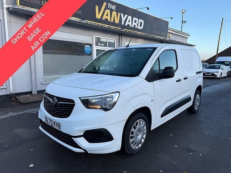 Used Vauxhall Combo Sportive 100 HP (73 kW) 2020 White Van