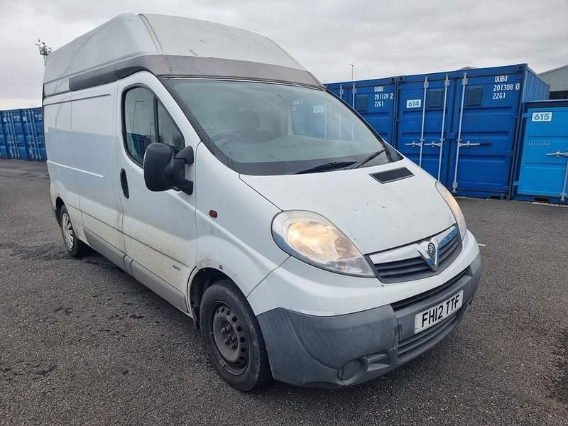 Second-hand Vauxhall Vivaro 90 CP (66 kW) 2012 Alb Monovolum