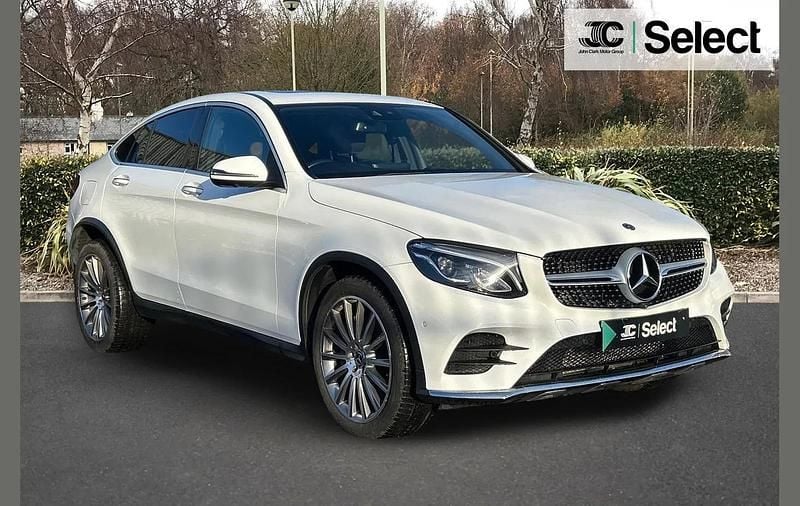 Used Mercedes GLC250 AMG line 200 HP (147 kW) 2018 White Coupe