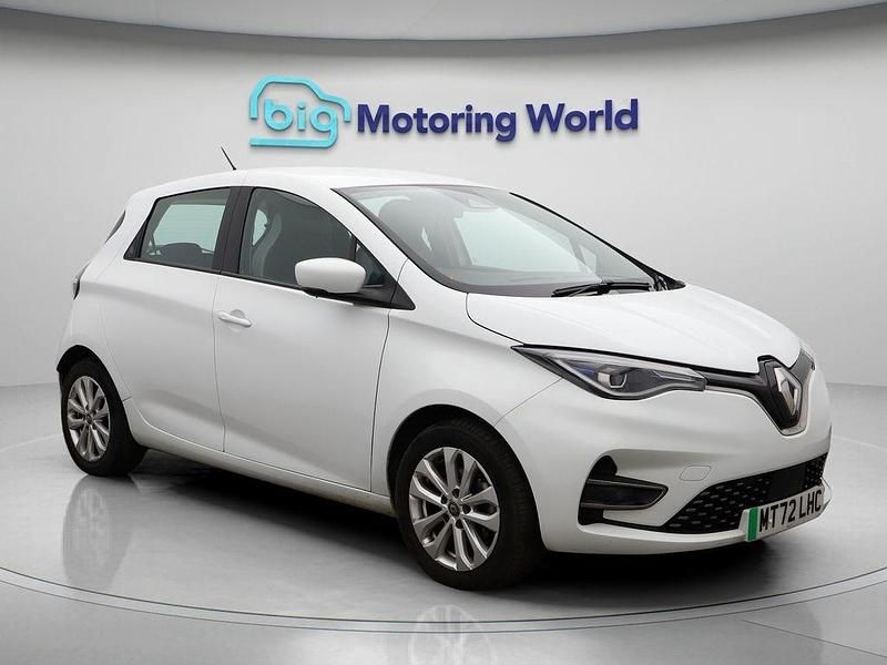 White Used 2022 Renault Zoe Version S Hatchback | £9,700 (Fair price) - Image 1/4