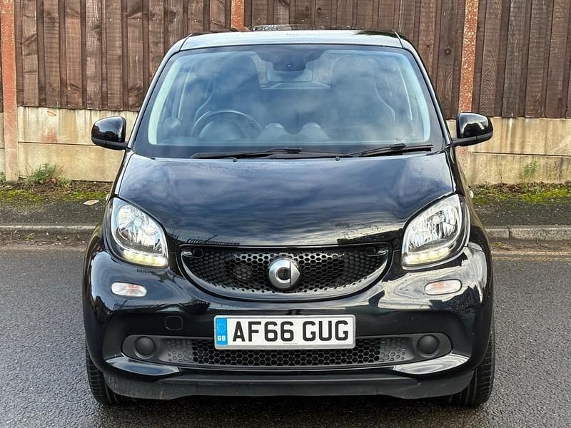 Used Smart ForFour Premium 71 HP (52 kW) 2016 Black Hatchback