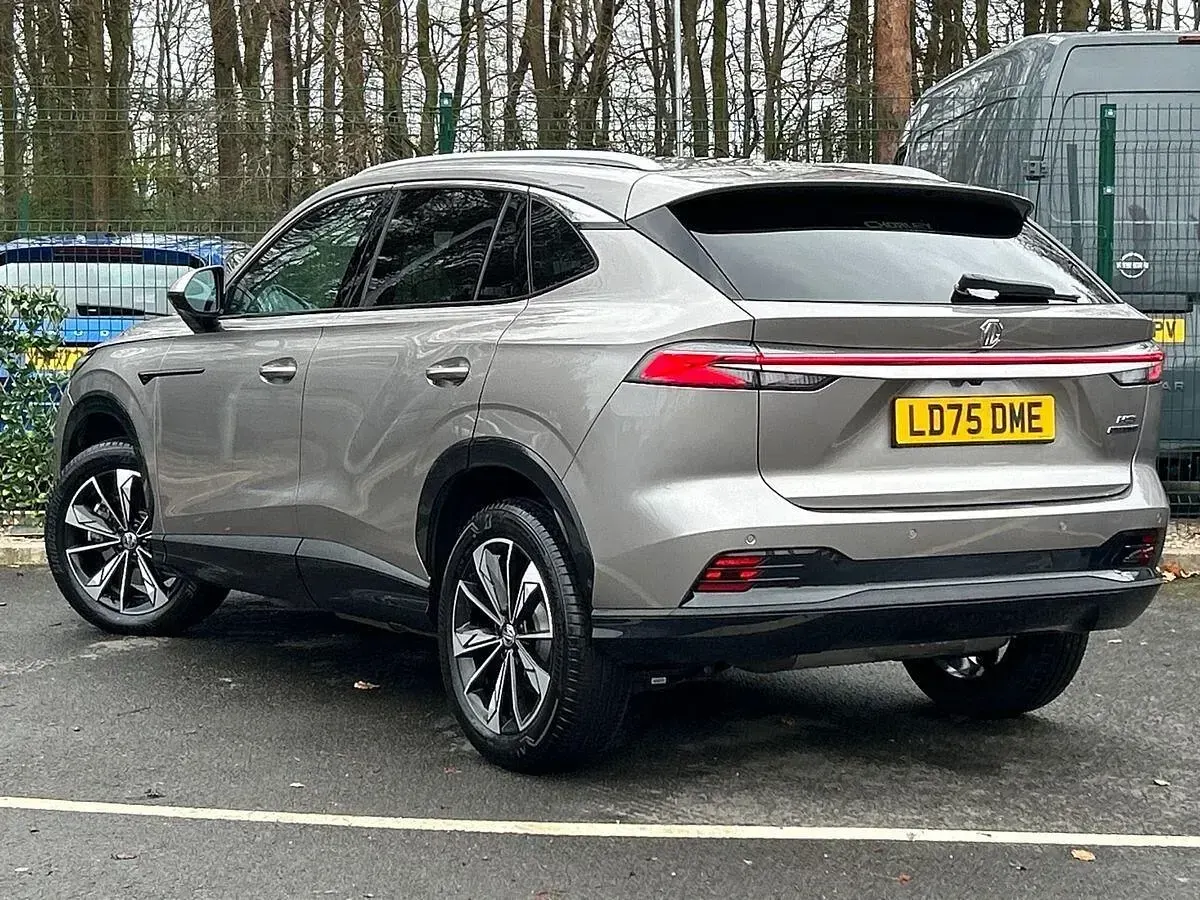 Usado MG HS Trophy 224 HP (164 kW) 2025 Prateado SUV