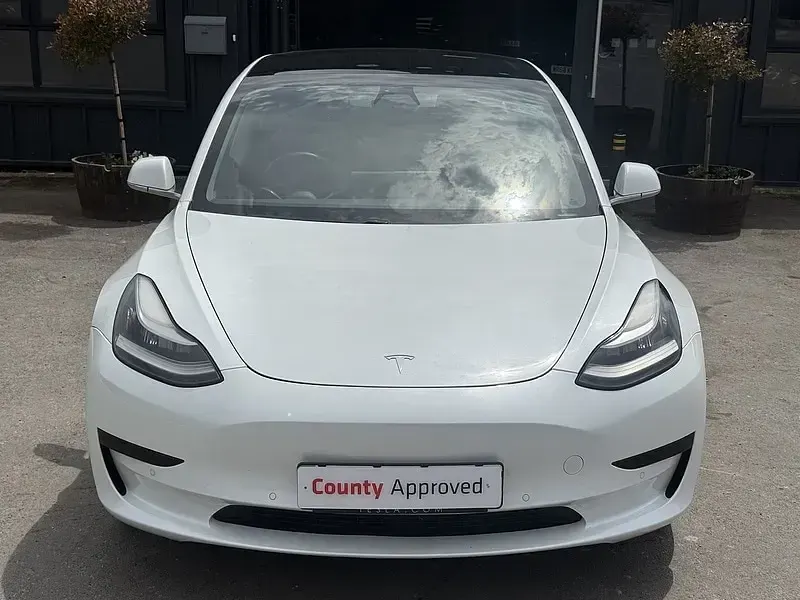 Used Tesla Model 3 Standard Range Plus 239 kW (325 HP) 2020 White Sedan