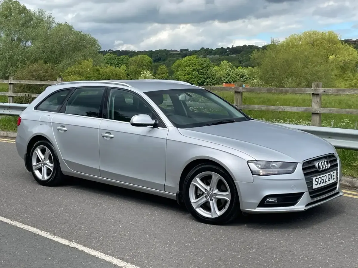 Used Audi A4 143 HP (105 kW) 2012 Silver Estate