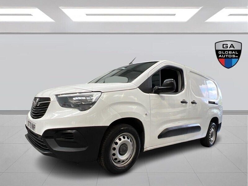 White Used 2021 Vauxhall Combo MPV | £9,000 (Fair price) - Image 1/3