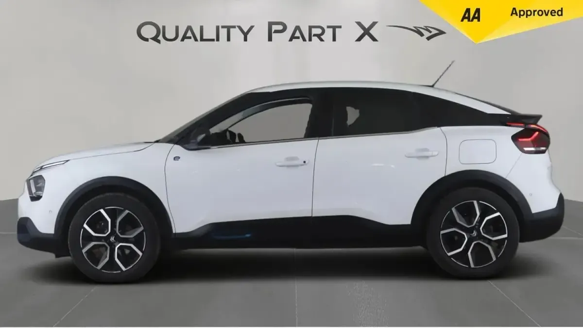 Used Citroën e-C4 Shine 100 kW (136 HP) 2023 White Hatchback