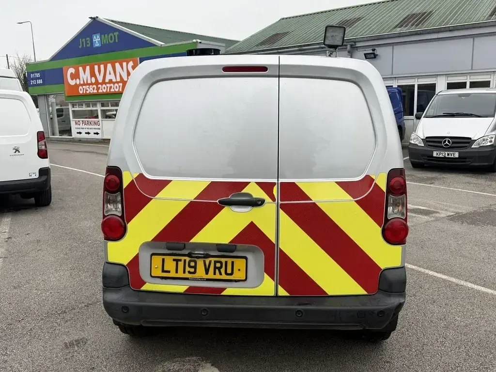 Second-hand Peugeot Partner 64 CP (47 kW) 2019 Argintiu Monovolum