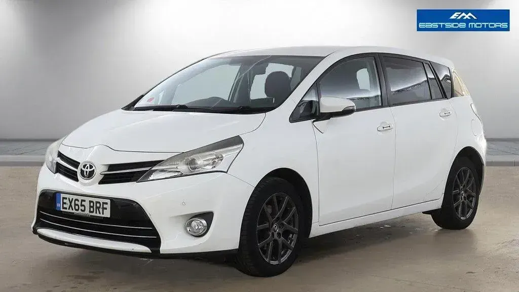 Used Toyota Verso Trend 147 HP (108 kW) 2015 White MPV