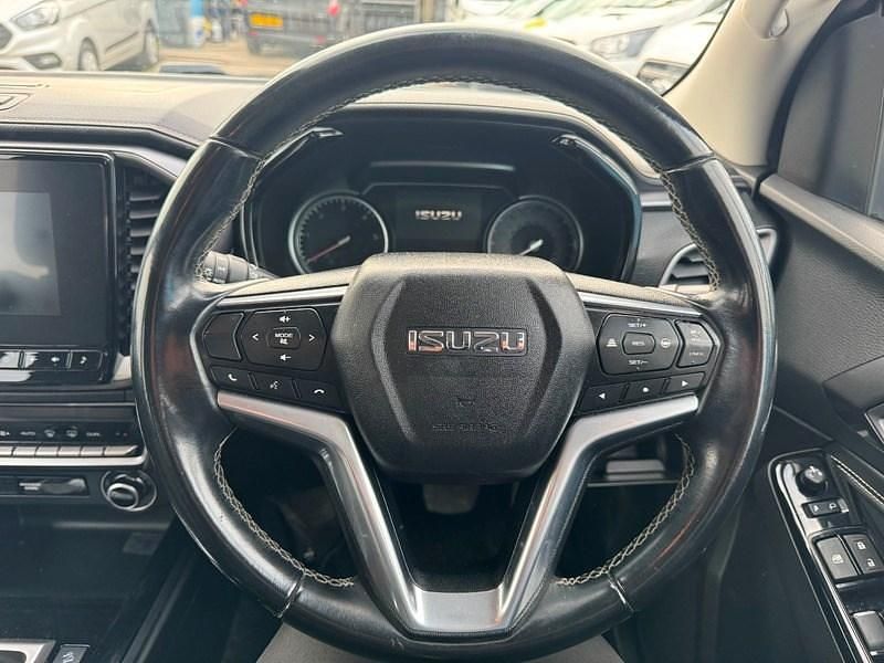 Used Isuzu D-Max 163 HP (119 kW) 2021 Orange Pickup