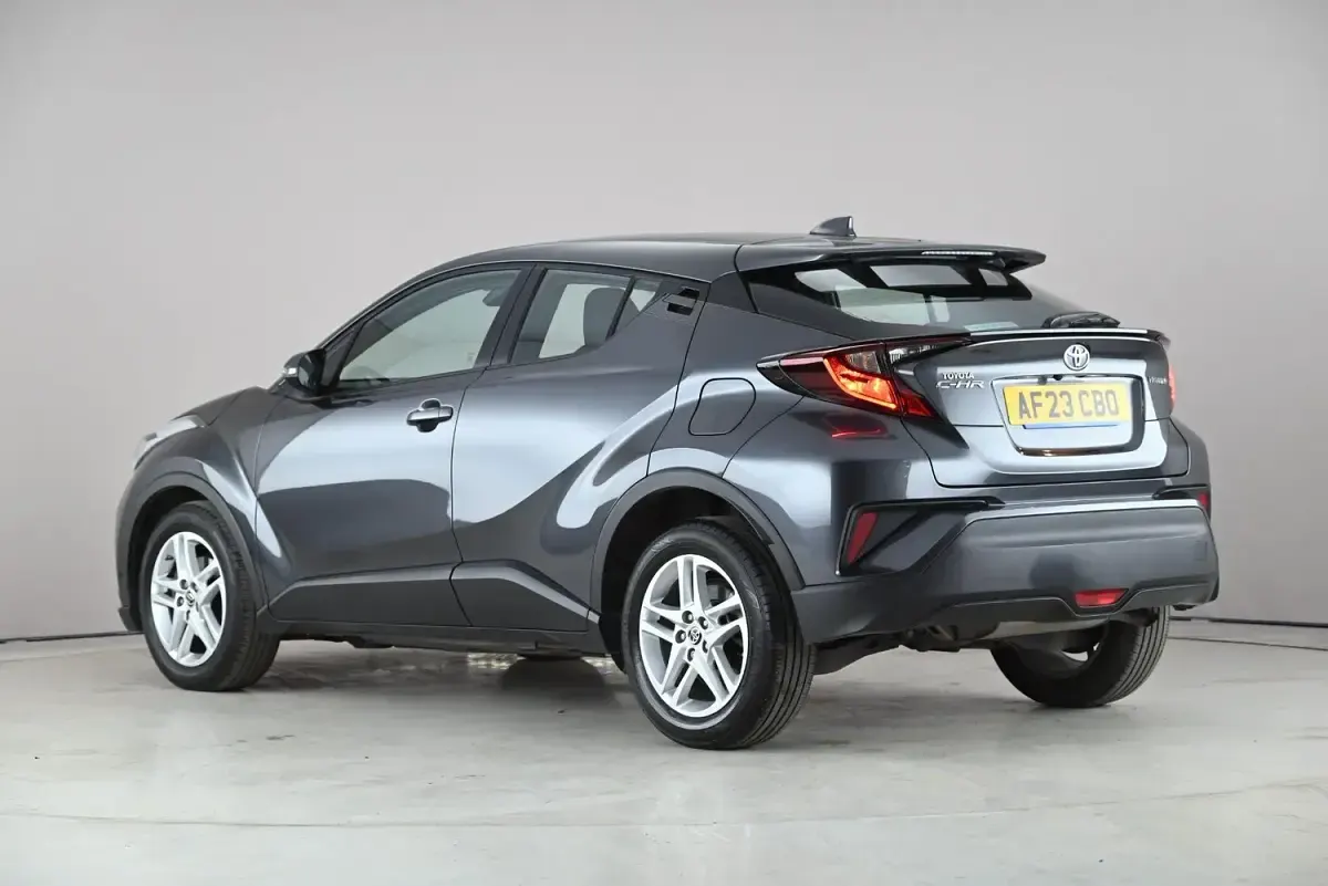 Używany Toyota C-HR 122 KM (89 kW) 2023 Szary SUV