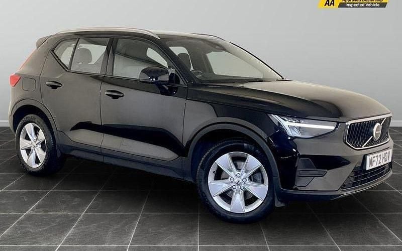 Used 2025 Volvo XC40 Core SUV | £21,995 (Super price) - Image 1/2