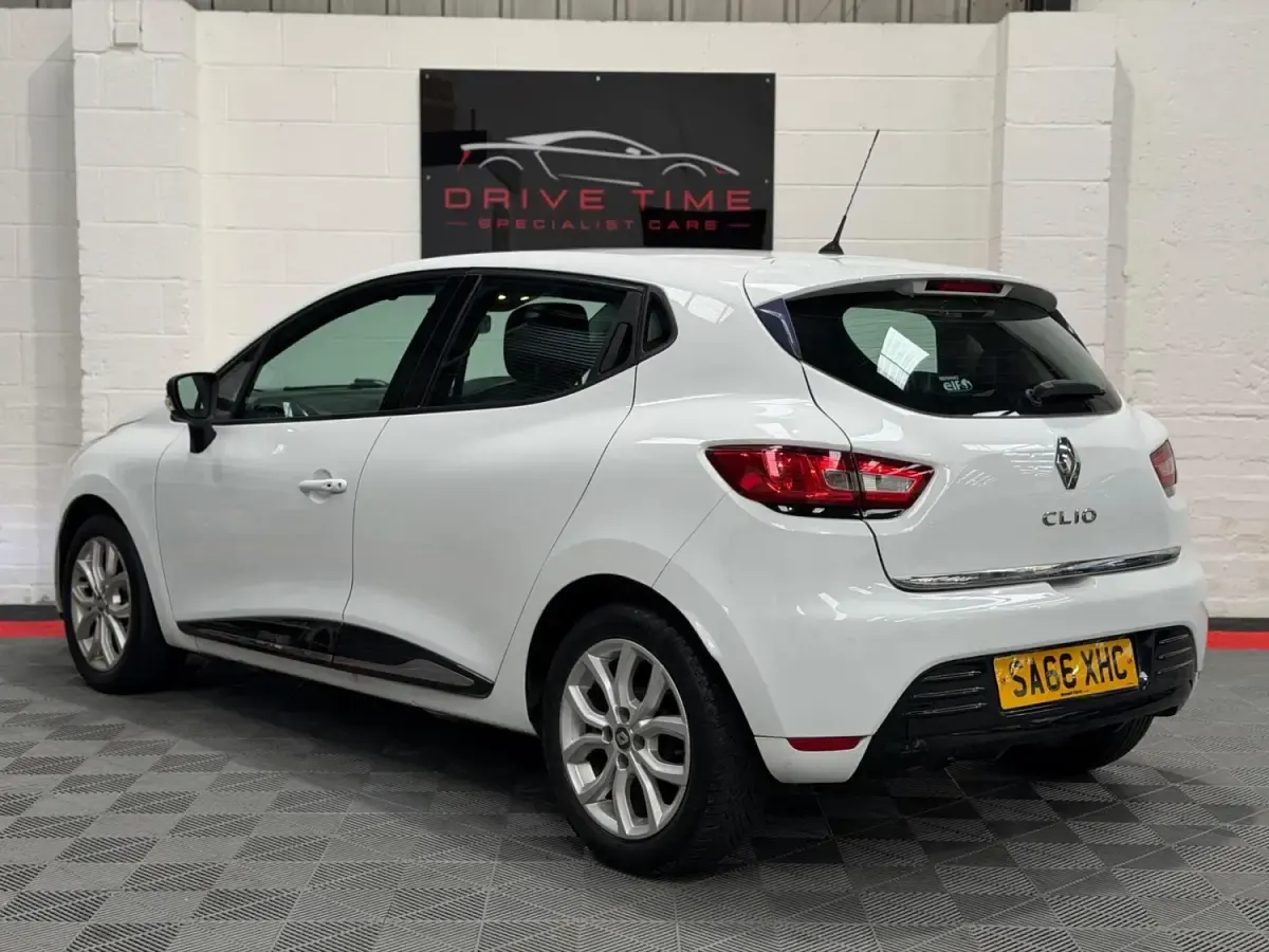 Begagnad Renault Clio IV Dynamique 2016 Vit Halvkombi