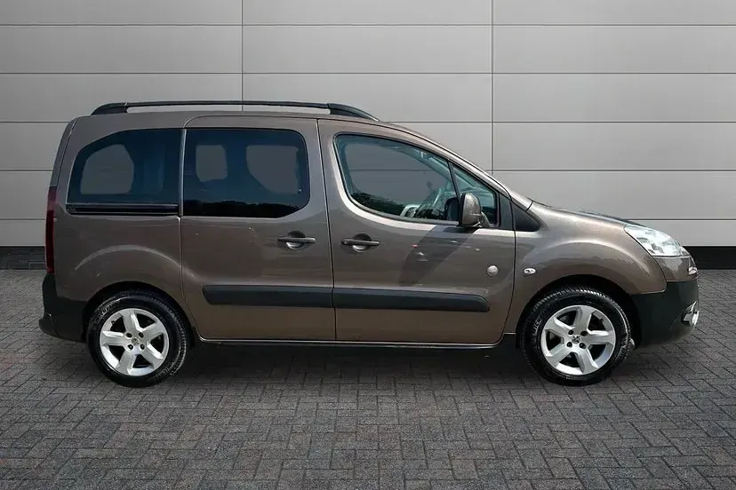 Used Peugeot Partner Tepee Outdoor 115 HP (84 kW) 2015 Brown MPV