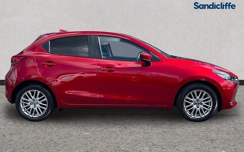 Begagnad Mazda 2 Inclusive 90 HK (66 kW) 2021 Halvkombi