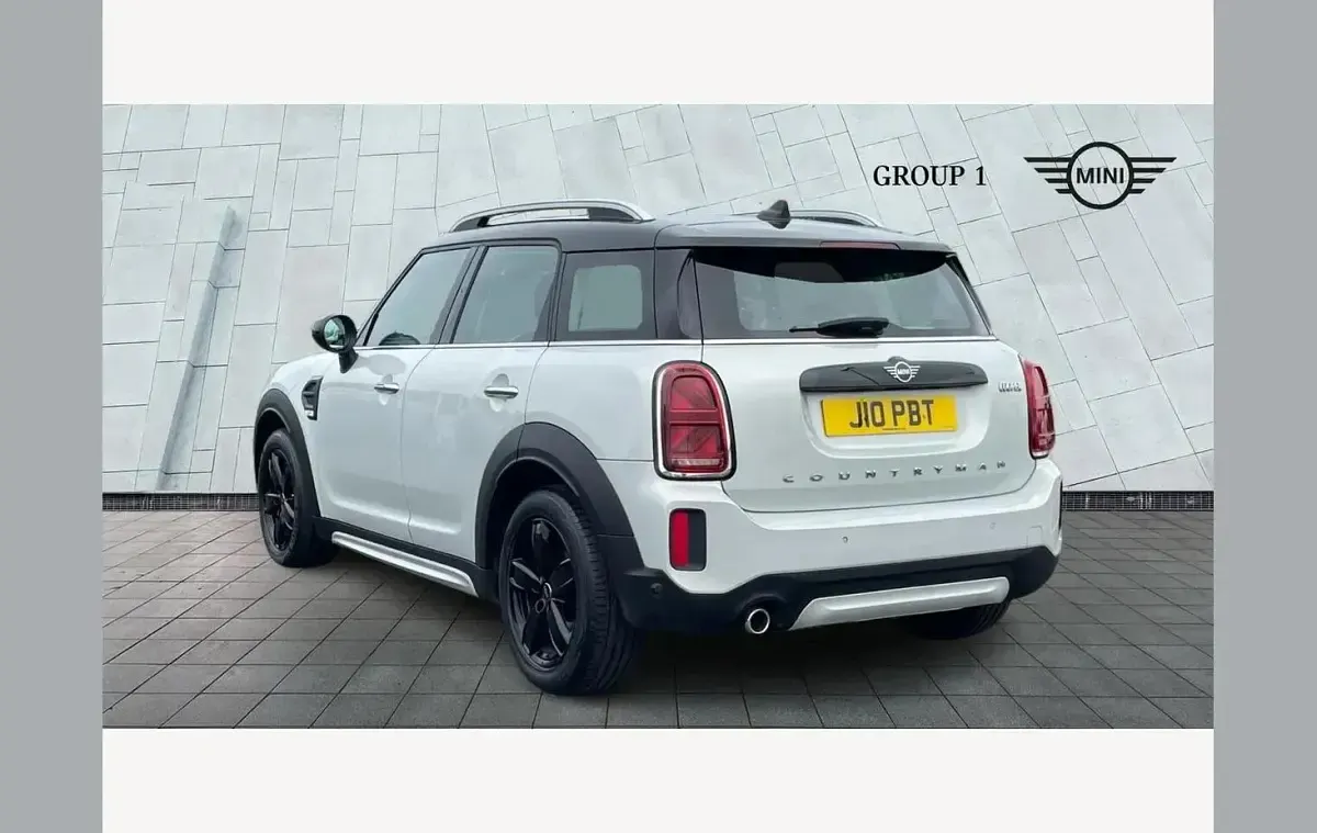 Używany Mini Cooper Countryman Classic 134 KM (98 kW) 2022 Srebrny SUV