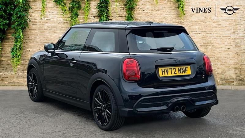 Used Mini Cooper S Exclusive 176 HP (129 kW) 2022 Black Hatchback