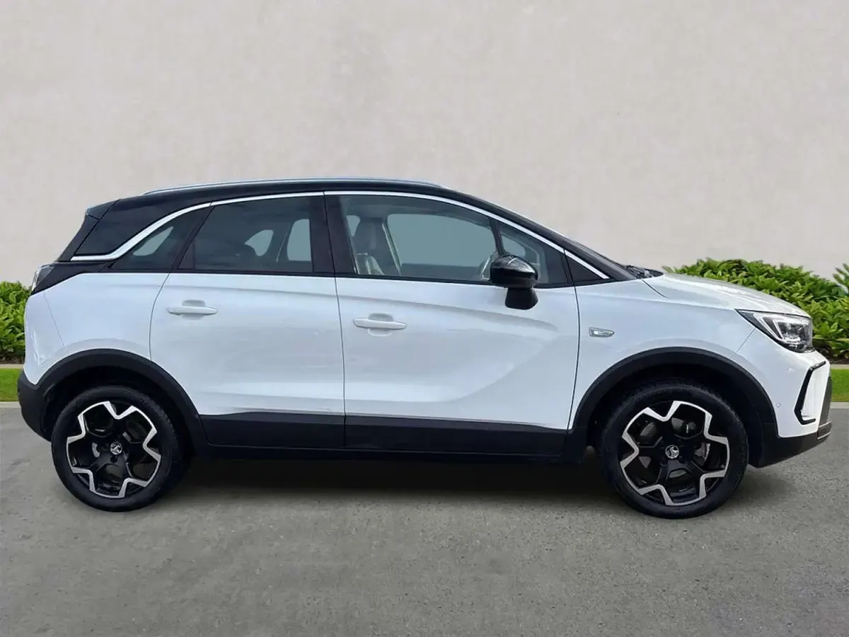 Usado Vauxhall Crossland Ultimate 130 CV (95 kW) 2024 Blanco SUV