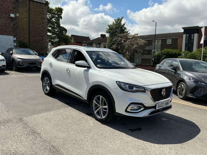 White Used 2022 MG HS Exclusive SUV | £15,995 (Fair price) - Image 1/4