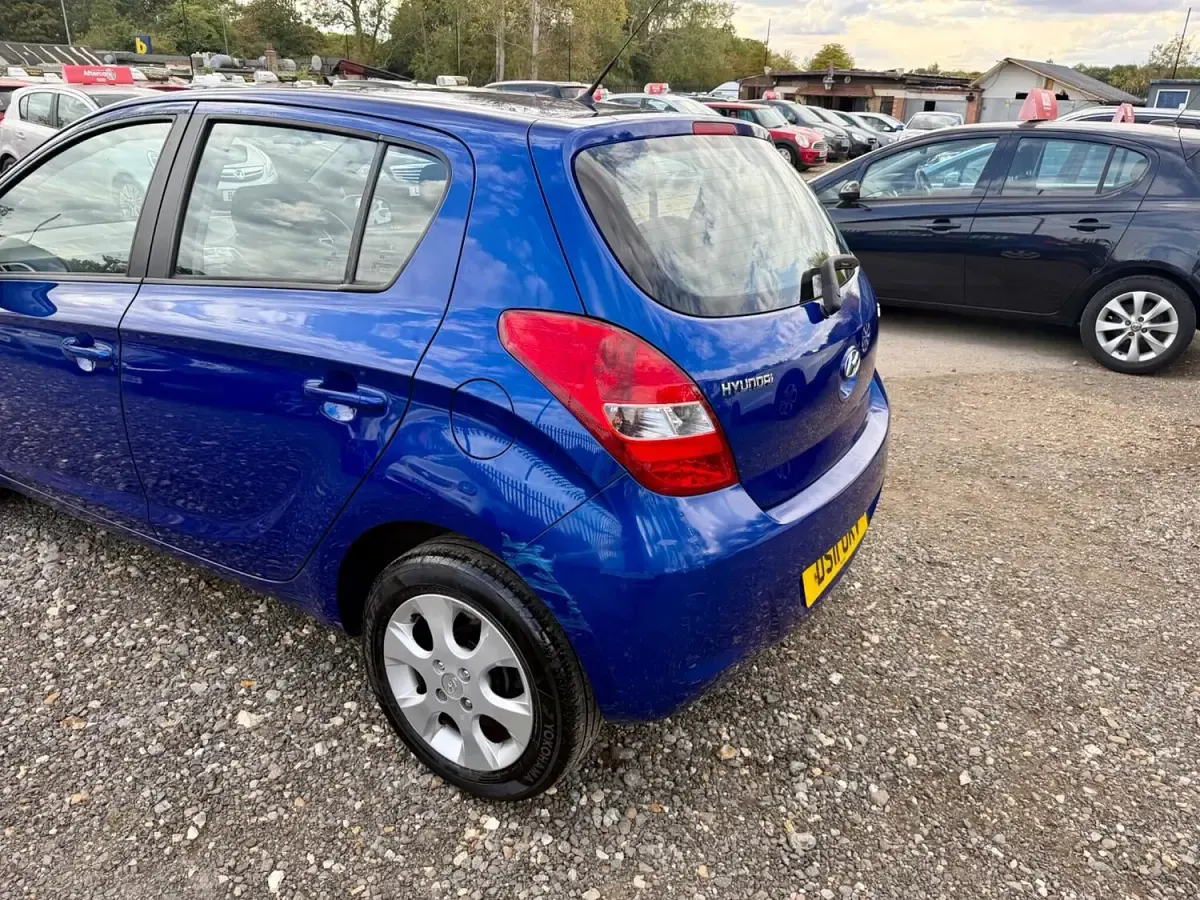 Used Hyundai i20 Comfort 101 HP (74 kW) 2011 Blue Hatchback