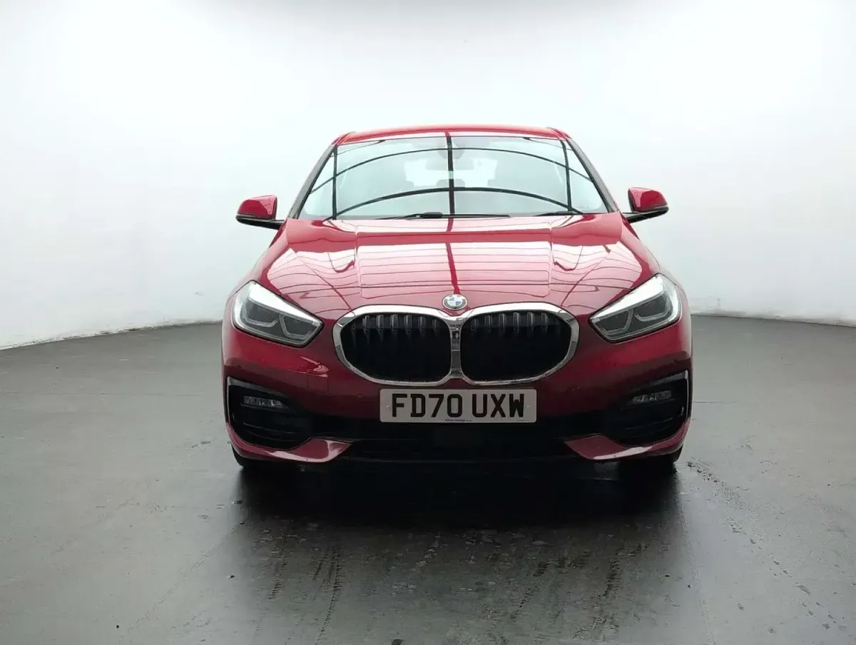 Used BMW 118 Sport Line 2021 Red Hatchback