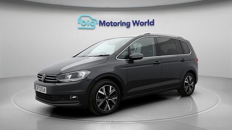 Used VW Touran SEL 150 HP (110 kW) 2022 Grey MPV